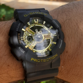 G-Shock Preto e Dourado