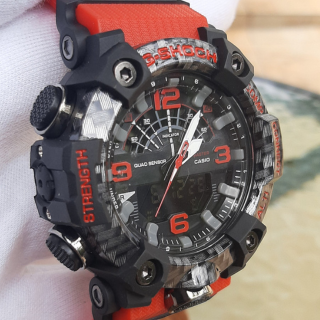 G-Shock Mud Resist com Pulseira Vermelha e Detalhes Pretos