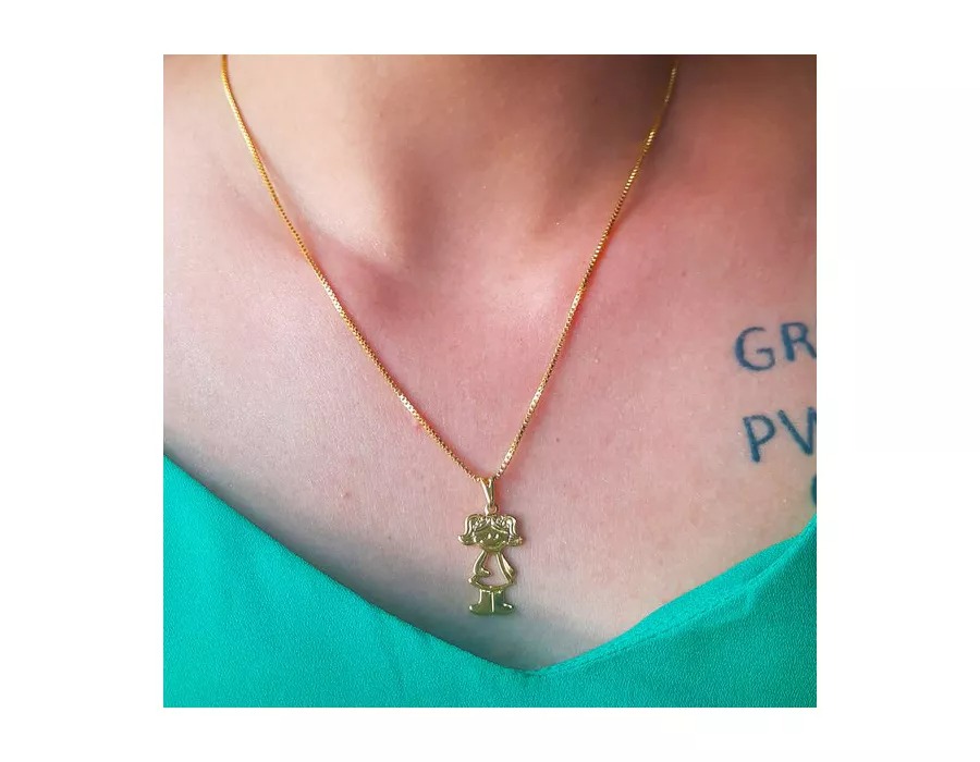 Colar Com Pingente de Menina Folheado em Ouro 18k