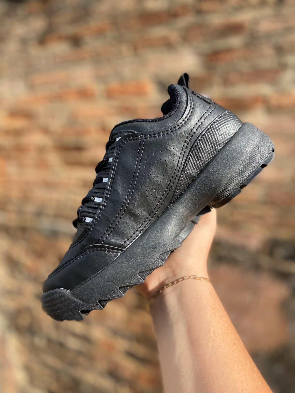 Tênis Disruptor Unissex Fila Preto