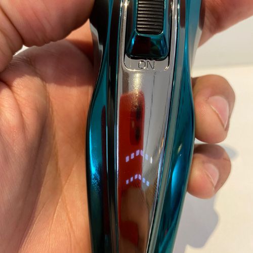 Barbeador E Aparador De Pelos Portátil USB Kemei Verde Metal