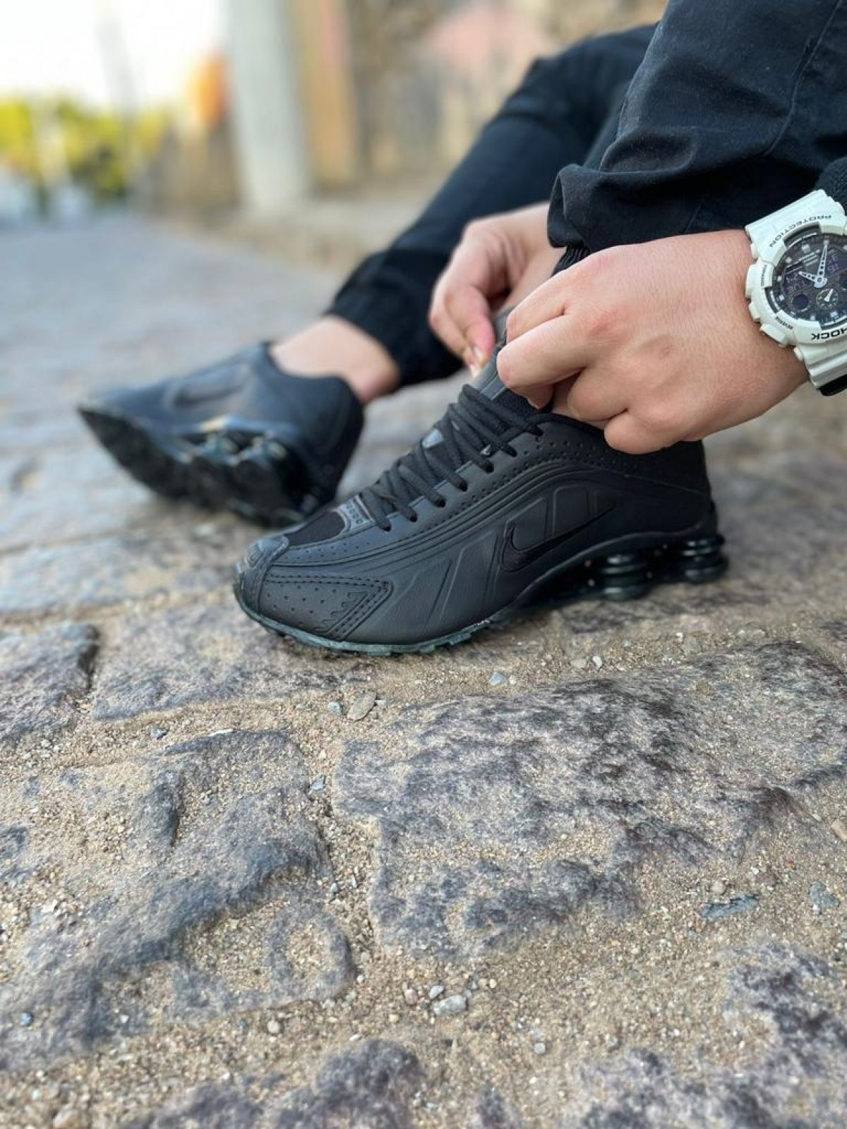 Tênis Shox R4 Masculino Nike Preto/Preto