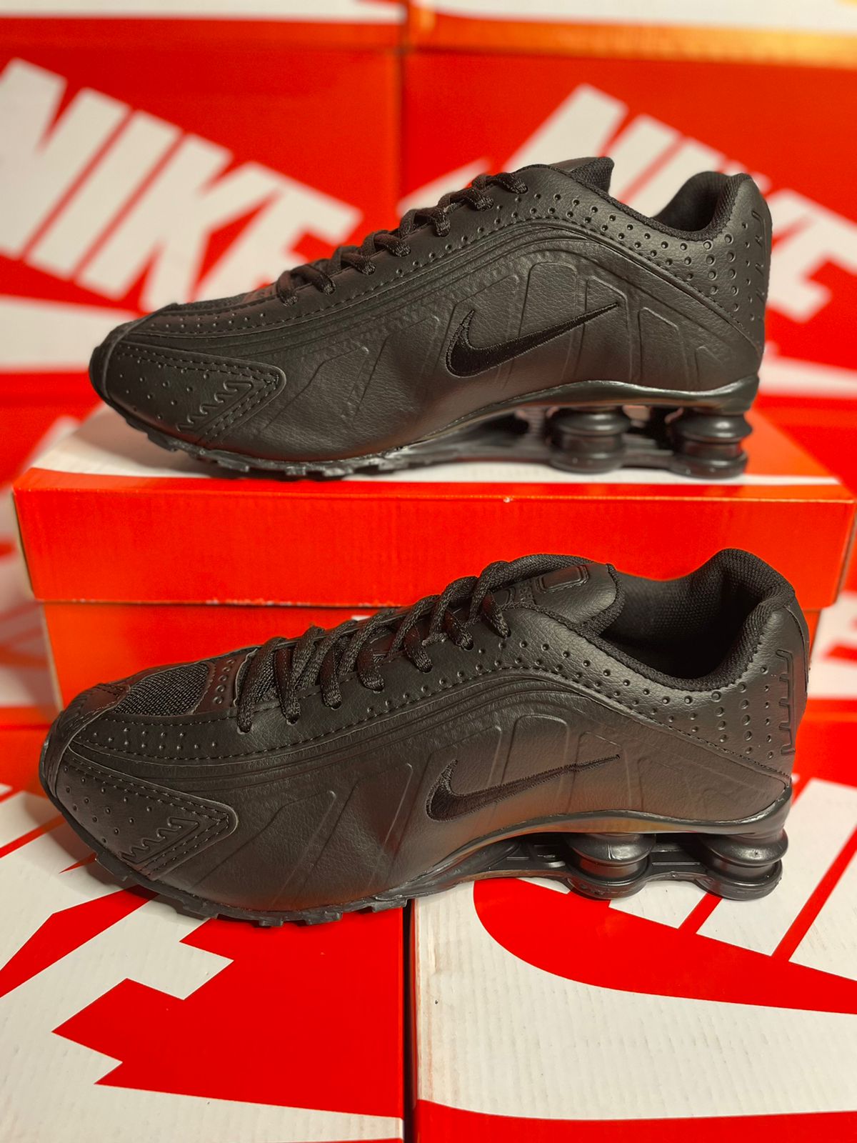 Tênis Shox R4 Masculino Nike Preto/Preto