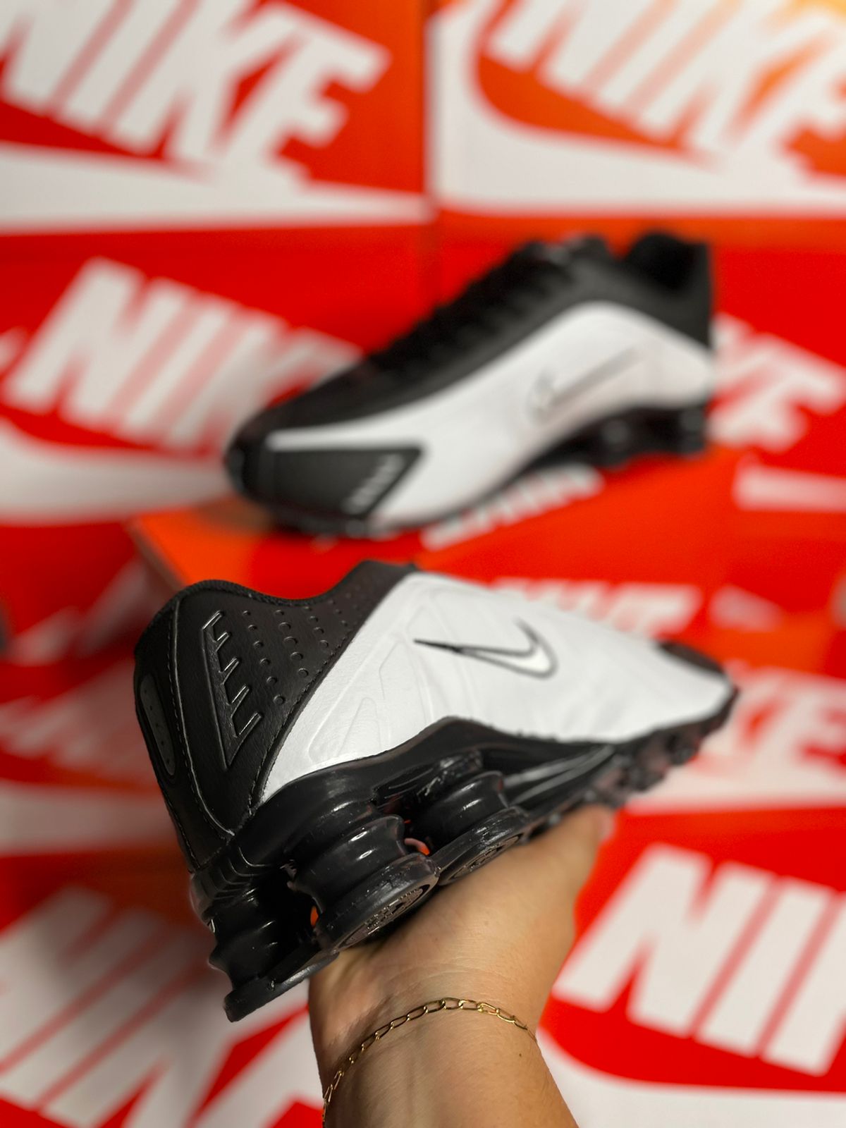 Tênis Shox R4 Masculino Nike Preto/Branco