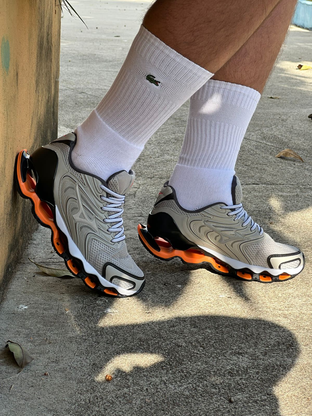 Tênis Wave Prophecy 12 Masculino Mizuno Cinza/Laranja