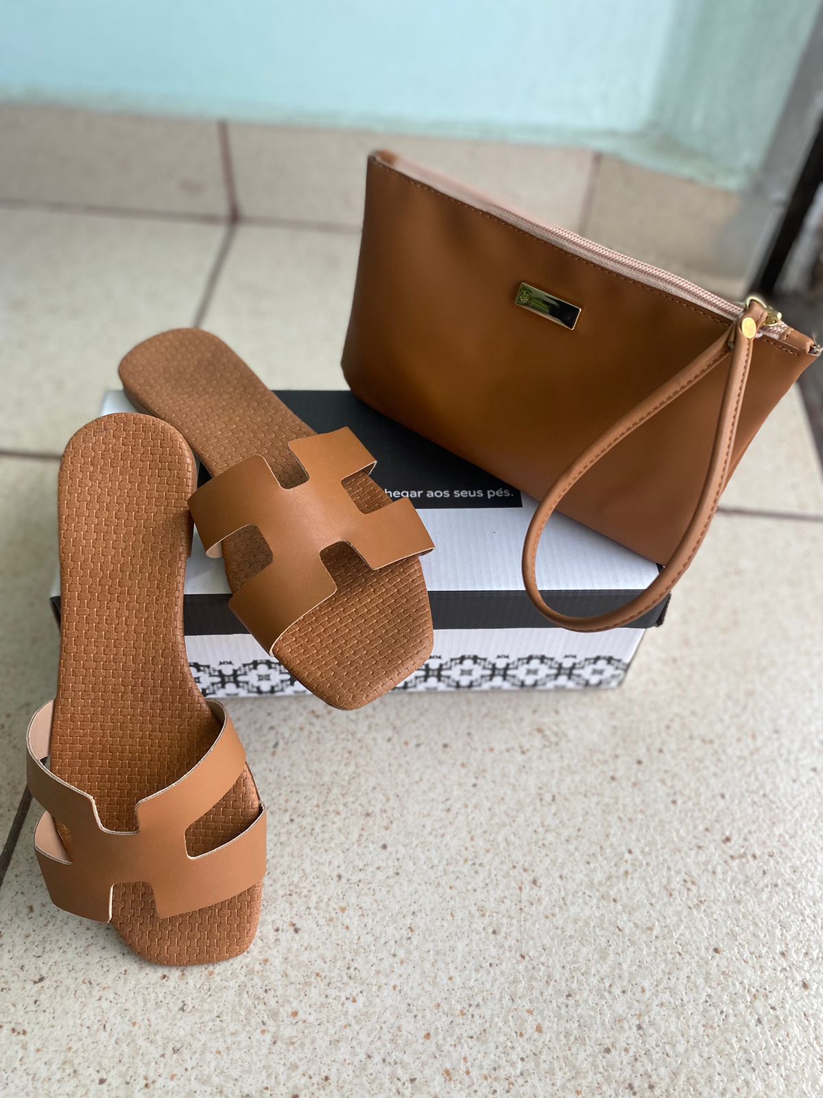 Kit Tamanco Feminino Rasteira Hermes H + Bolsa 5122 Caramelo