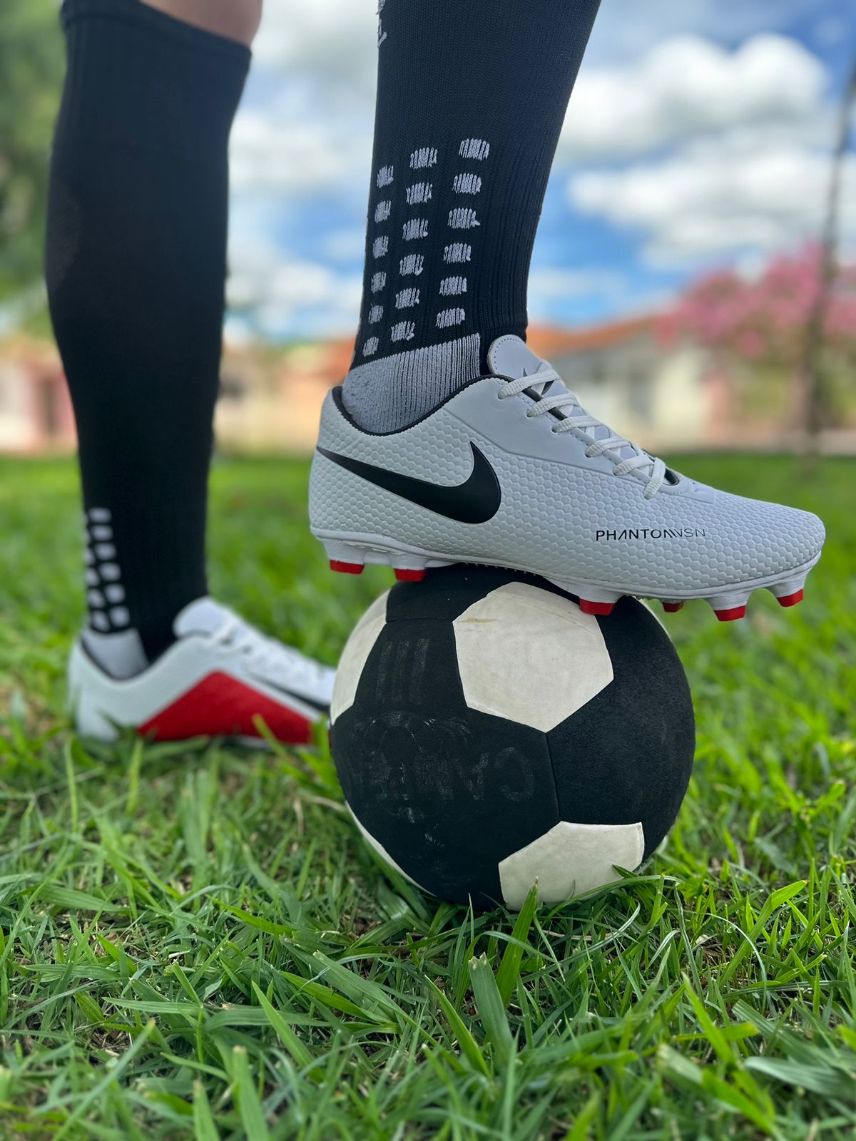 Chuteira Campo Phanton Masculino Nike Branco