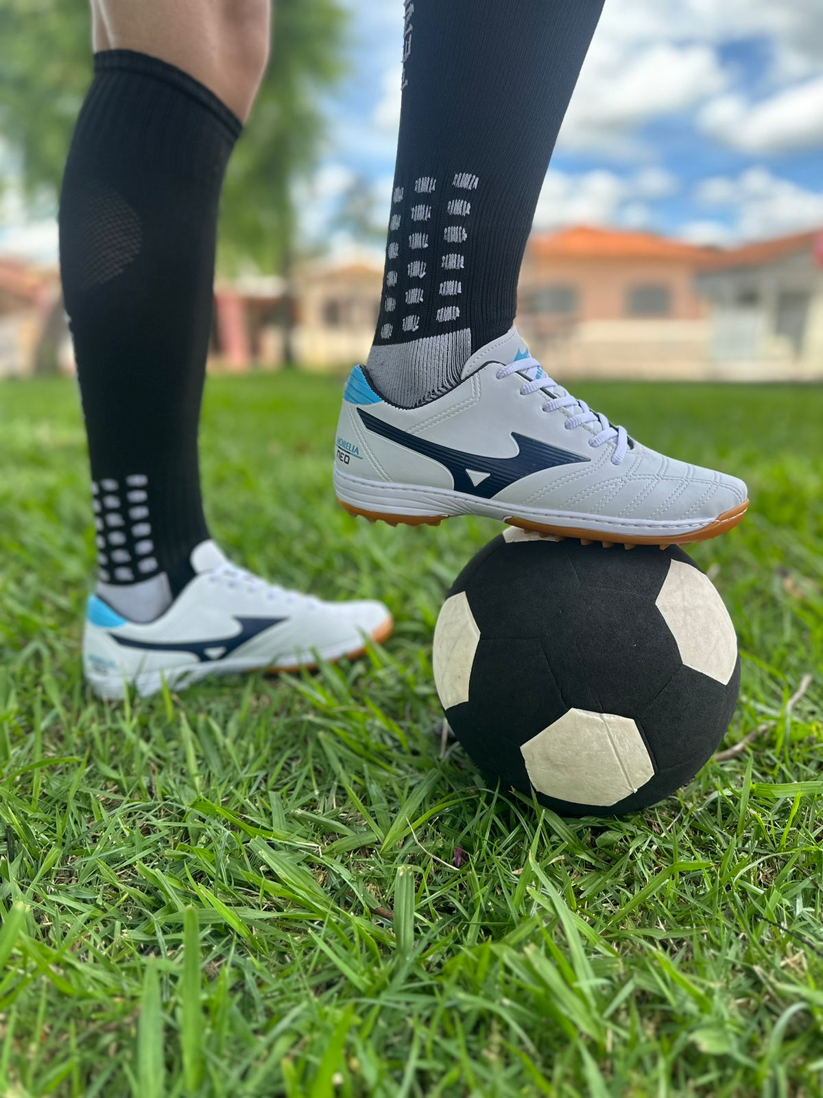 Chuteira Society Morelia Neo Masculino Mizuno Branco